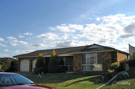 11 Agincourt Cres, Valentine, NSW 2280