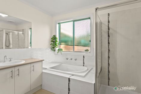 Property photo of 3 Laurel Lane Pakenham VIC 3810