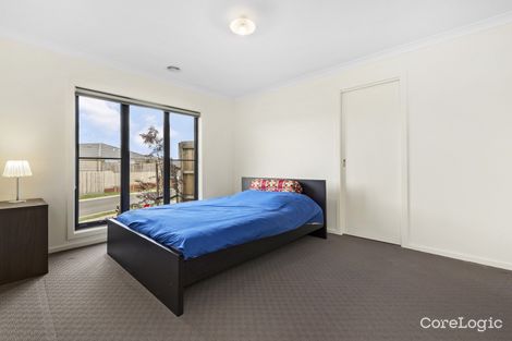 Property photo of 5 Sandstone Circuit Carrum Downs VIC 3201