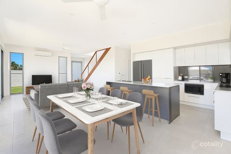 Property photo of 2 Wake Court Birtinya QLD 4575