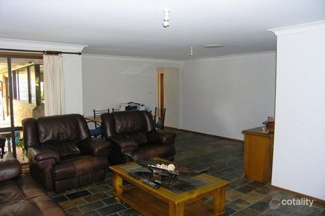 Property photo of 12 Woodview Avenue Lisarow NSW 2250