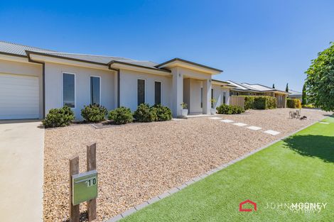 10 Goldstein Cres, Lloyd, NSW 2650