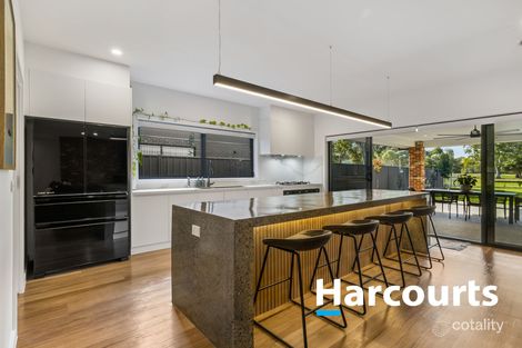 15 Fairway Dr, Waldara, VIC 3678