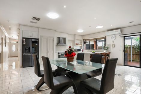 Property photo of 9 Jolimont Place Dingley Village VIC 3172