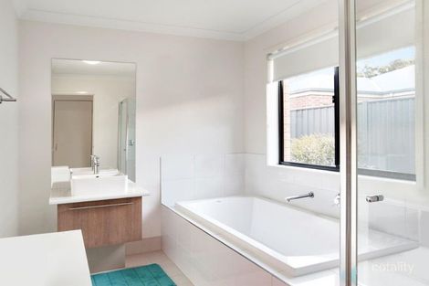 Property photo of 75 Kingston Drive Eaglehawk VIC 3556