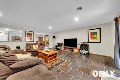 Property photo of 8 Narellan Drive Hampton Park VIC 3976