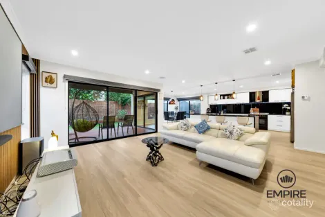 Property photo of 21 Tamarind Road Cranbourne North VIC 3977