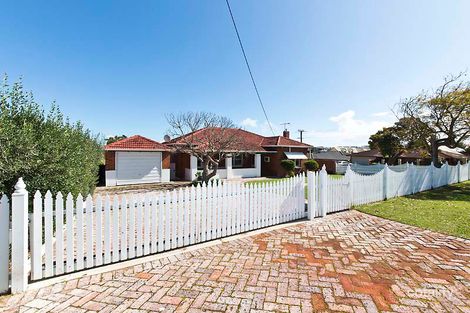 Property photo of 19 Waddell Road Palmyra WA 6157