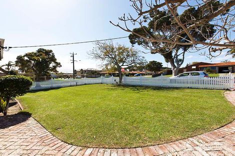 Property photo of 19 Waddell Road Palmyra WA 6157