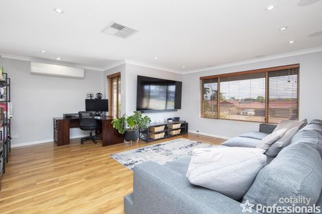 Property photo of 13 Bottlebrush Drive Thornlie WA 6108