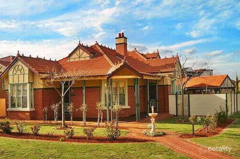 Property photo of 2 Andrea Court Taylors Lakes VIC 3038
