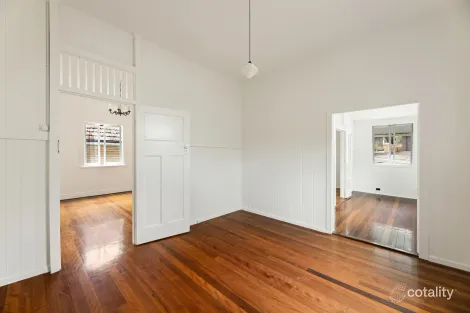 Property photo of 35 West Street Highgate Hill QLD 4101