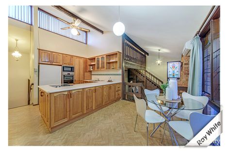 Property photo of 15 Gibbes Place Weetangera ACT 2614