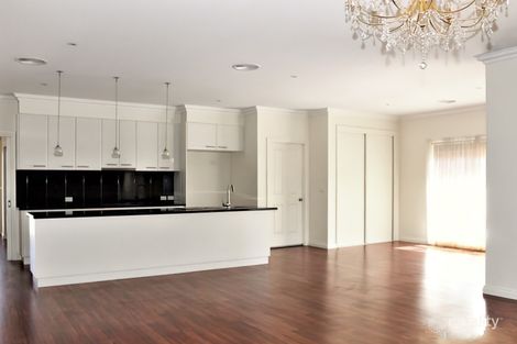 Property photo of 15 Village Way Swan Hill VIC 3585