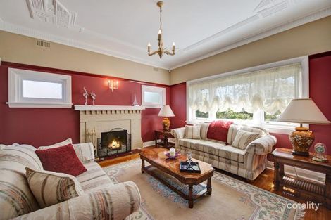 Property photo of 2 Kenmare Street Mont Albert VIC 3127
