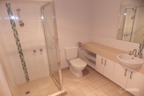 Property photo of 8/30 Pin Oak Crescent Flemington VIC 3031