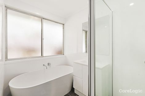 12 Bayline Dr, Point Clare, NSW 2250