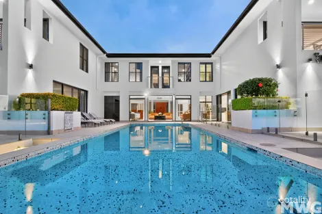 Property photo of 2092 The Circle Hope Island QLD 4212