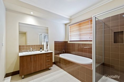 Property photo of 11 Lookout Rise South Morang VIC 3752