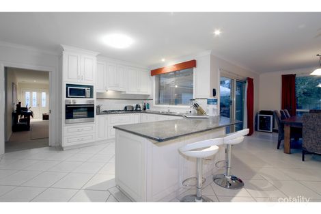 Property photo of 17 Greenaway Court Sale VIC 3850