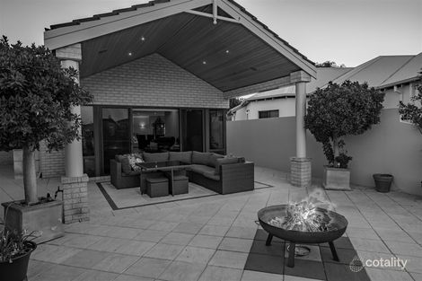 Property photo of 18 Eunamara Retreat Halls Head WA 6210