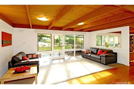 Property photo of 10 Heddon Court Eltham VIC 3095