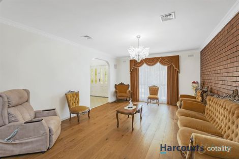 Property photo of 1 Windsor Drive Avondale Heights VIC 3034