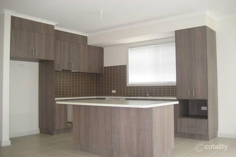 17 Herring Loop, Caroline Springs, VIC 3023