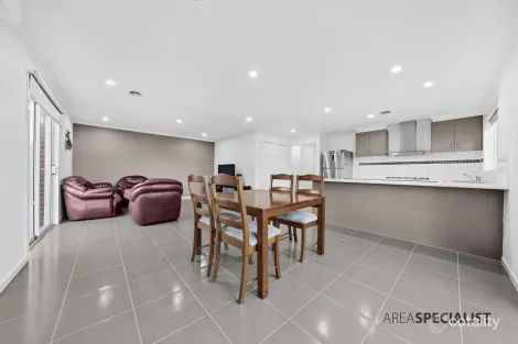 Property photo of 48 Valencia Circuit Cranbourne VIC 3977