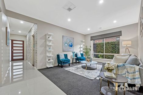 Property photo of 2 Fairoak Avenue Clyde North VIC 3978