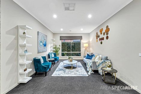 Property photo of 2 Fairoak Avenue Clyde North VIC 3978