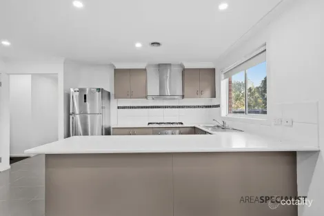 Property photo of 48 Valencia Circuit Cranbourne VIC 3977