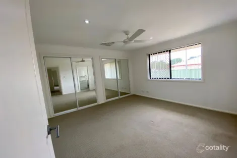 Property photo of 8 Warragrah Place Parkes NSW 2870