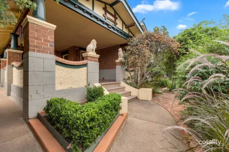 40 Orange St, Parkes, NSW 2870