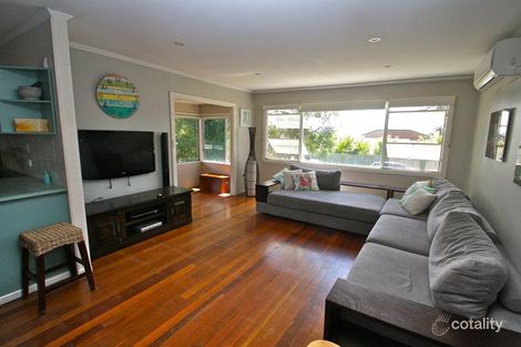 Property photo of 18 Ashbourne Terrace Biggera Waters QLD 4216