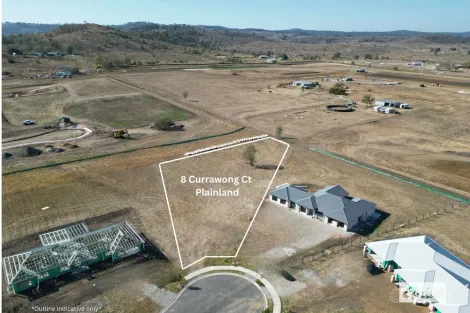 8 CURRAWONG CT, PLAINLAND, QLD 4341