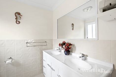 Property photo of 2/233 Saliena Avenue Lake Munmorah NSW 2259