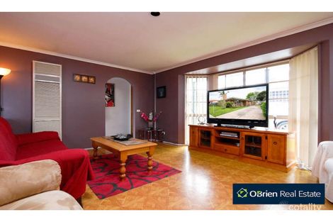 Property photo of 5 Crystal Gardens Cranbourne West VIC 3977
