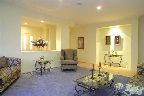 Property photo of 14 Flinders Chase Pakenham VIC 3810