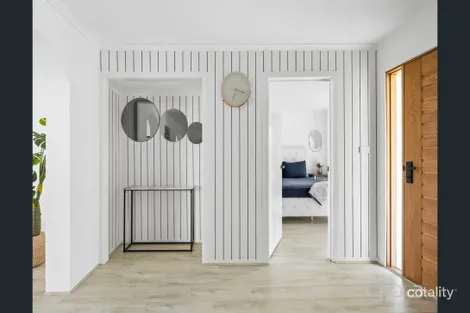 Property photo of 37 Claremont Crescent Hoppers Crossing VIC 3029