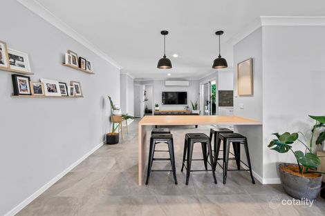 Property photo of 9 Windsor Court Deebing Heights QLD 4306