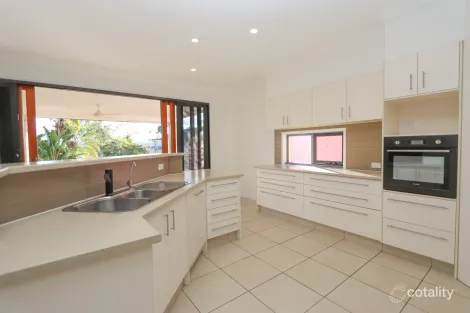 Property photo of 4 Kallaroo Crescent Ashmore QLD 4214