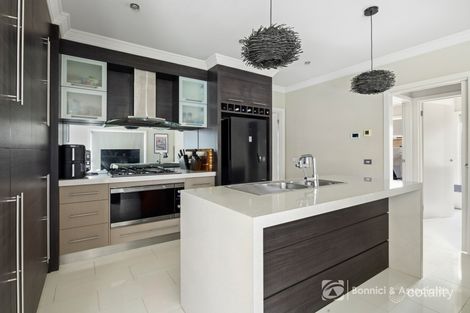 Property photo of 3 Pem Cove Leneva VIC 3691