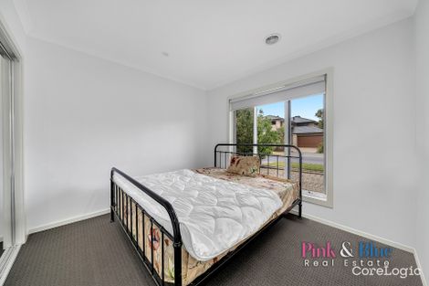 Property photo of 8 Everholme Drive Truganina VIC 3029