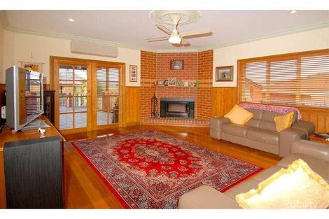 Property photo of 18 Andrea Court Taylors Lakes VIC 3038