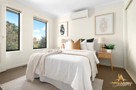 Property photo of 2/169 Beach Street Frankston VIC 3199