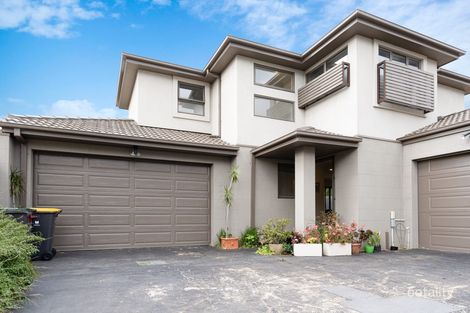 2/111 Waverley Rd, Chadstone, VIC 3148