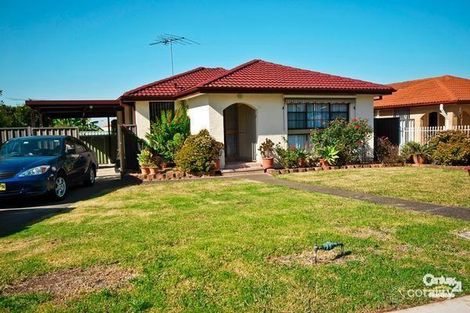 12 Falklands Ave, Bossley Park, NSW 2176