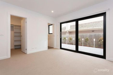 Property photo of 2/3 Summerlea Grove Hawthorn VIC 3122