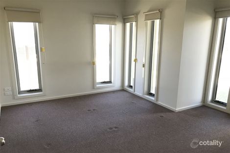 Property photo of 34 Selandra Boulevard Clyde North VIC 3978